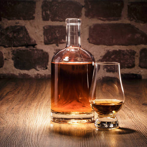Din egen whiskyflaske hos Trolden Destilleri
