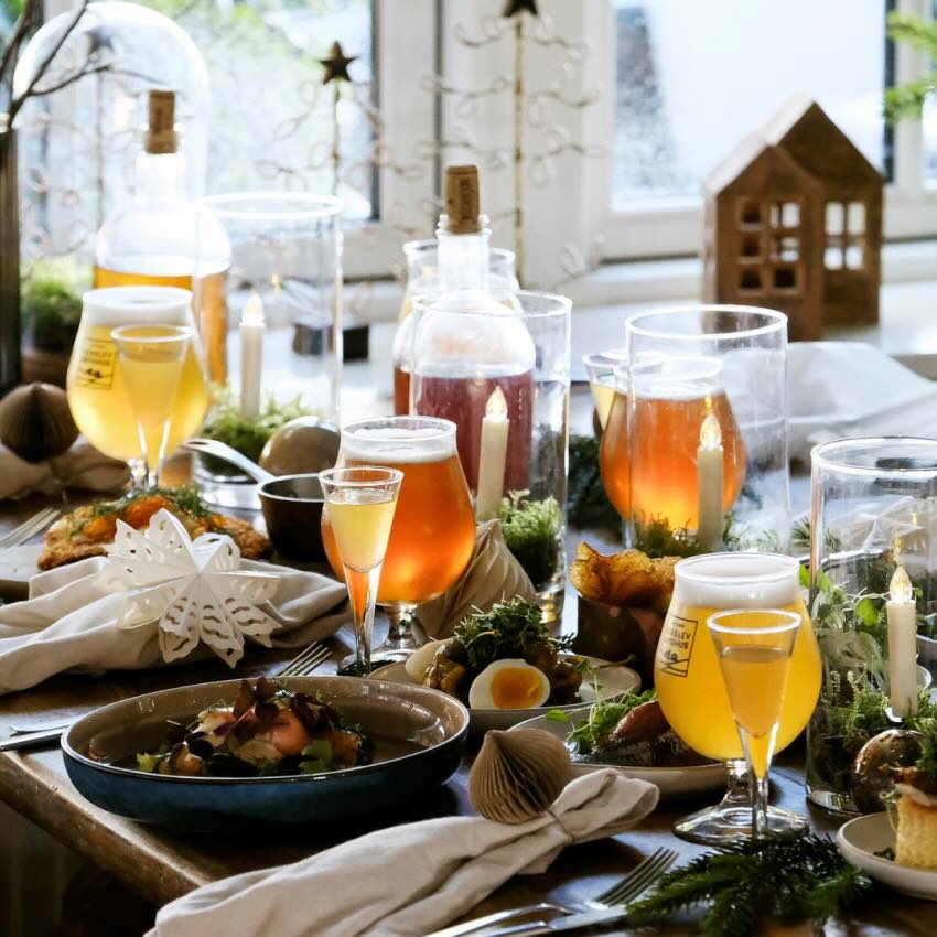 Julefrokostbord hos Strandmøllekroen