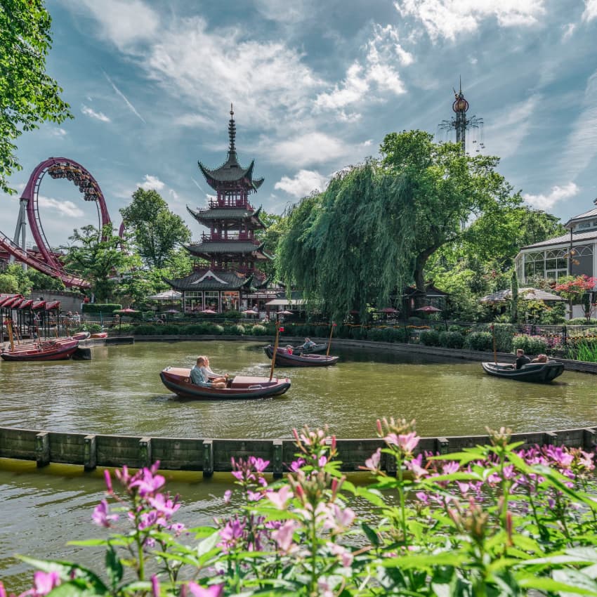 Entré til Tivoli i København → Book eller køb som gave her