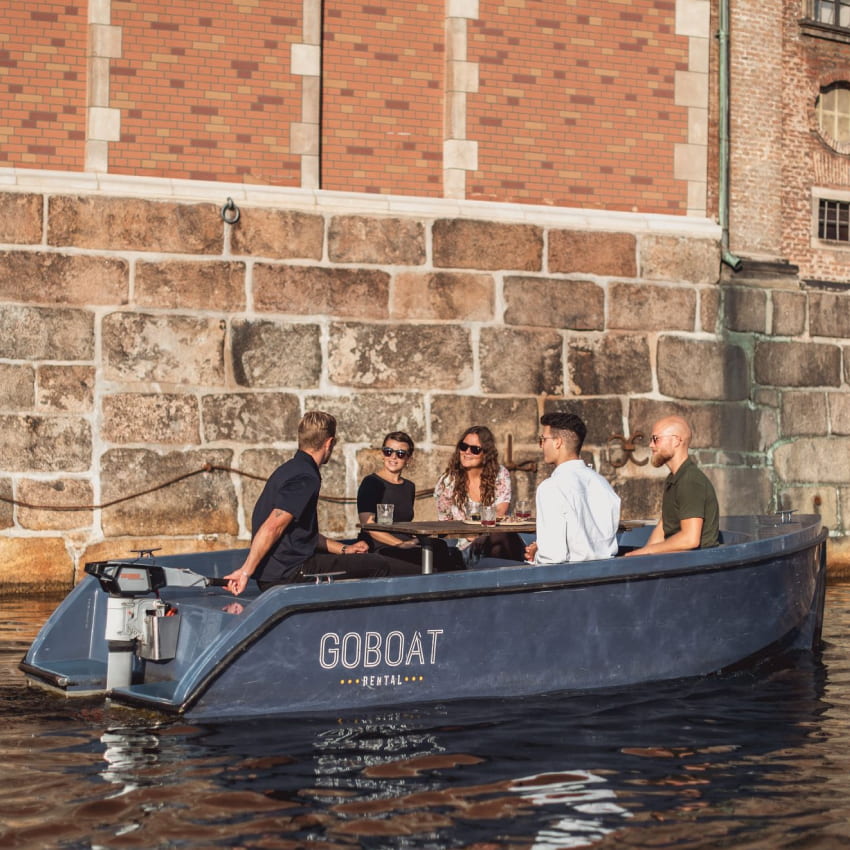 Sejl GoBoat i Aarhus Havn → Book eller køb som gave her
