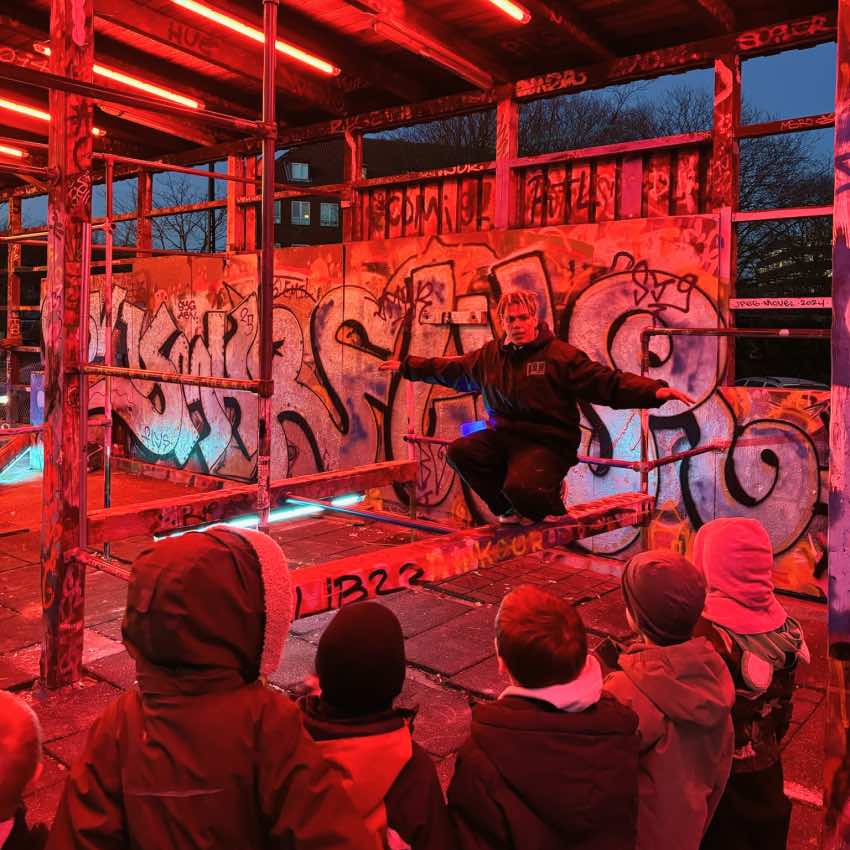 Holdundervisning i Parkour hos L.O.W Skate Academy